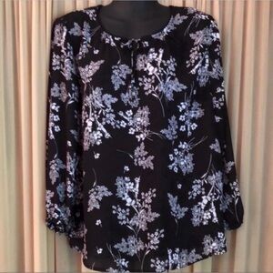 Beautiful Black/White Floral XL Alfani Blouse